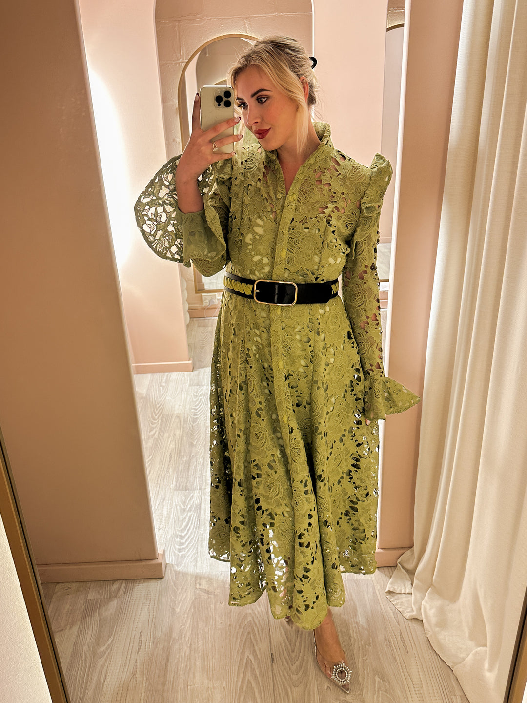 Leo and Lin - Aliayah Lace Butterfly Sleeve Midi Dress Olive (Size 14) Goldie's - Designer Dress Hire Leo and Lin - Aliayah Lace Butterfly Sleeve Midi Dress Olive (Size 14) Goldie's - Designer Dress Hire