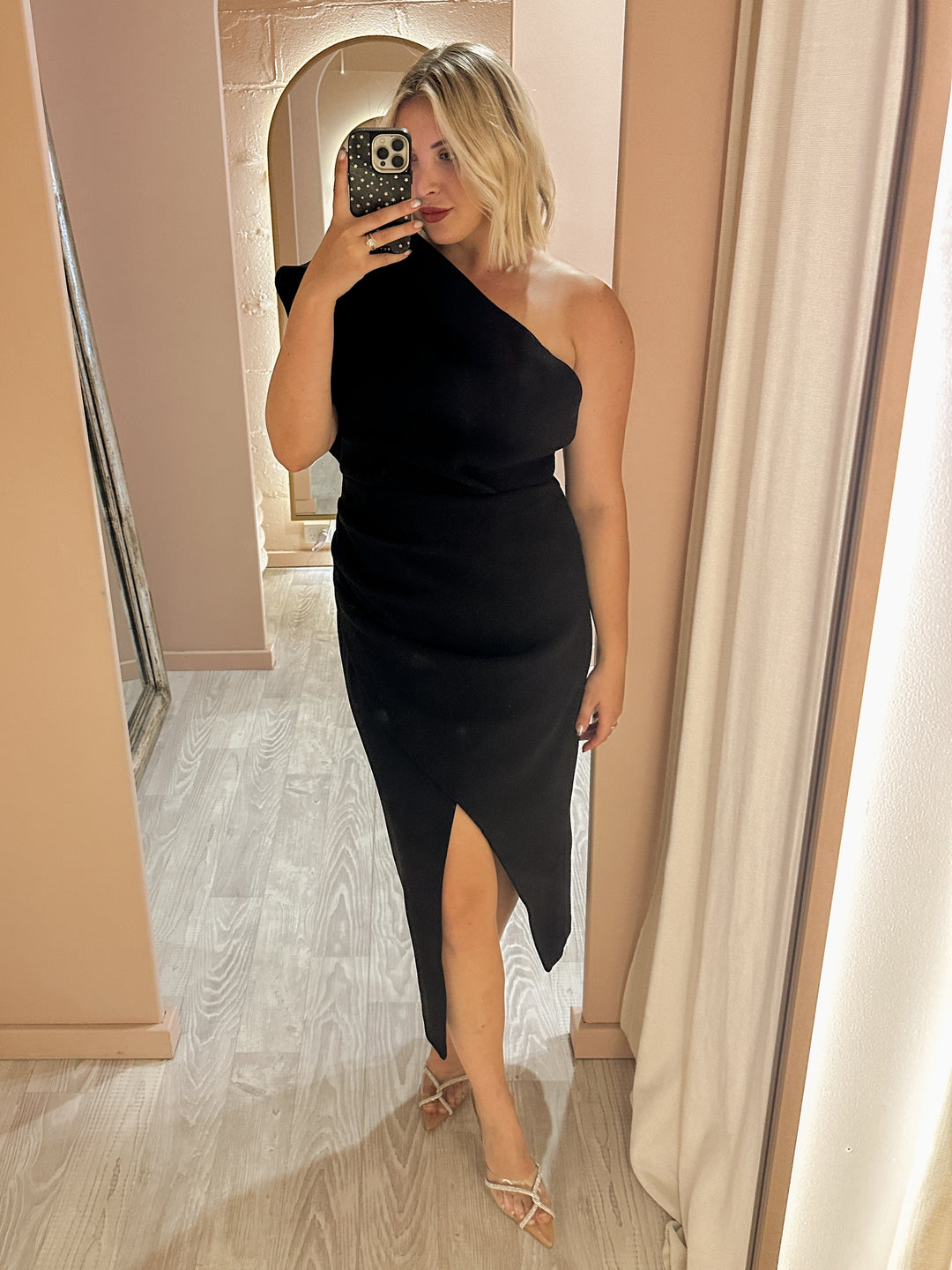 Pilgrim - Zukie Dress (Size 14) Goldie's - Designer Dress Hire Pilgrim - Zukie Dress (Size 14) Goldie's - Designer Dress Hire