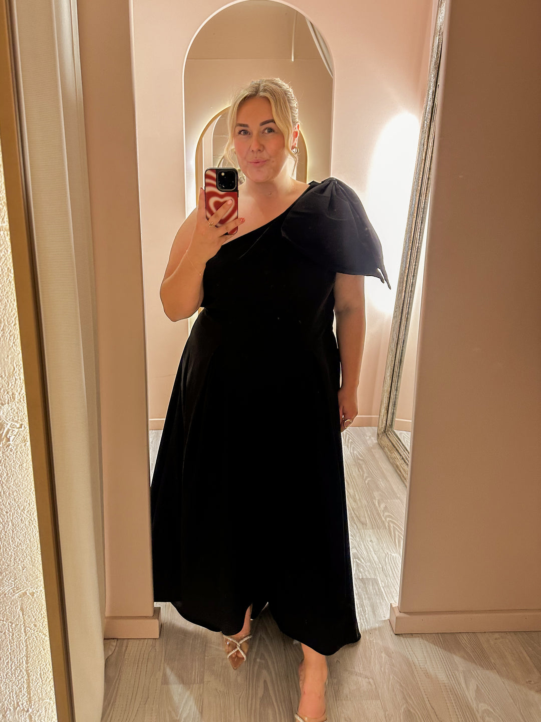 City Chic - Crawford Maxi Dress (Size 20) Goldie's - Designer Dress Hire City Chic - Crawford Maxi Dress (Size 20) Goldie's - Designer Dress Hire