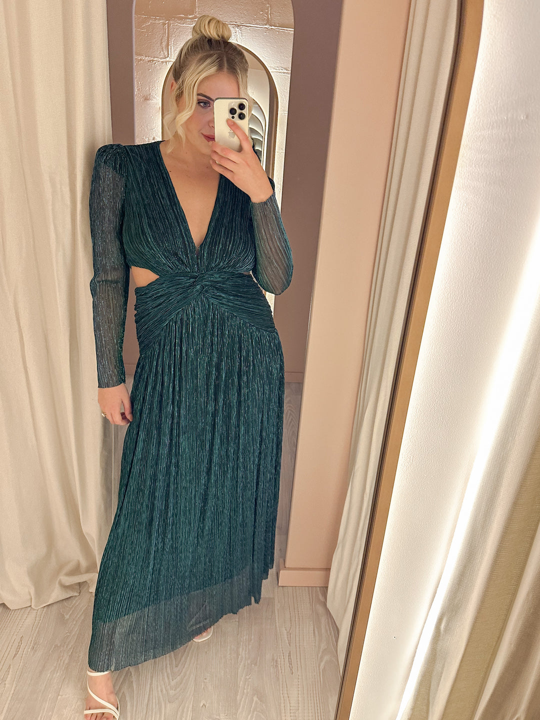 Sheike - Millennium Dress (Size 14) Goldie's - Designer Dress Hire Sheike - Millennium Dress (Size 14) Goldie's - Designer Dress Hire