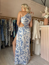Load image into Gallery viewer, Sonya - Nour Paisley Floral Maxi (Medium)