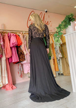 Load image into Gallery viewer, Elle Zeitoune - Alexandra Gown (Size 8/10)