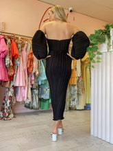 Load image into Gallery viewer, Lidee - Sirene Dress Noir (Size 6)